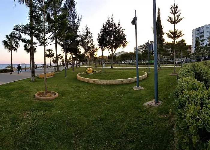 Artemis Boutique 2 *