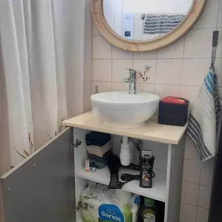 Artemis Boutique 2 *