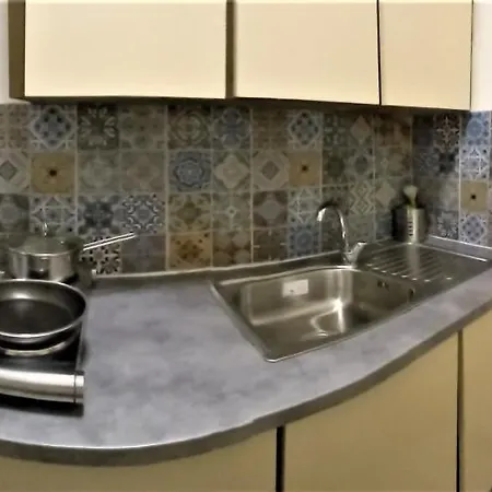 Artemis Boutique 2 *